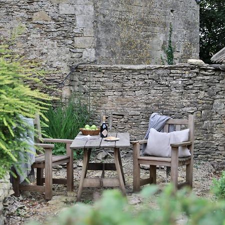 The Bothy Beverston Castle Tetbury Exterior foto